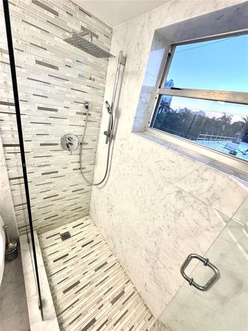 240 Collins Ave 4G, Miami Beach, FL 33139