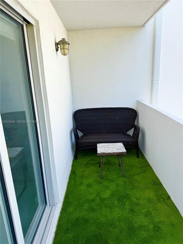 240 Collins Ave 4G, Miami Beach, FL 33139