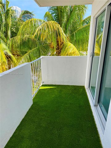 240 Collins Ave 4G, Miami Beach, FL 33139