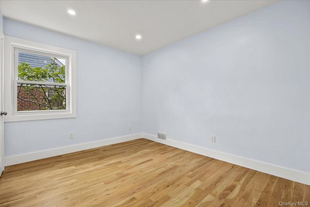 27 Circle Drive, Hempstead, NY 11550