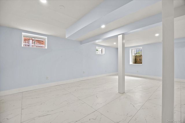 27 Circle Drive, Hempstead, NY 11550