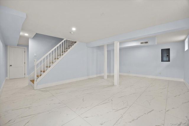 27 Circle Drive, Hempstead, NY 11550
