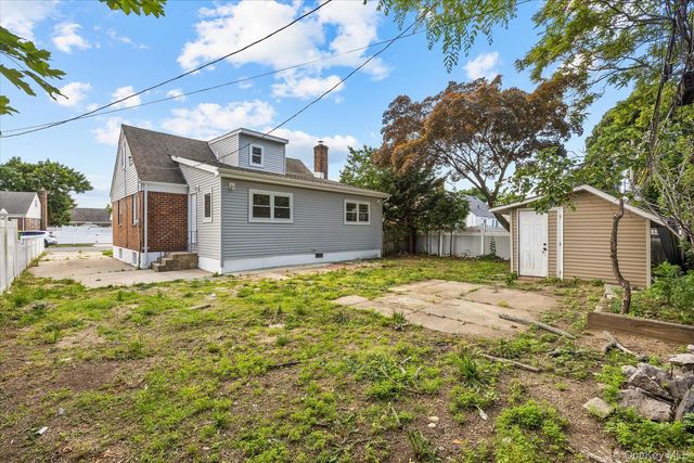 27 Circle Drive, Hempstead, NY 11550