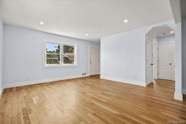 27 Circle Drive, Hempstead, NY 11550