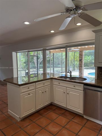 8100 SW 142nd Te, Palmetto Bay, FL 33158