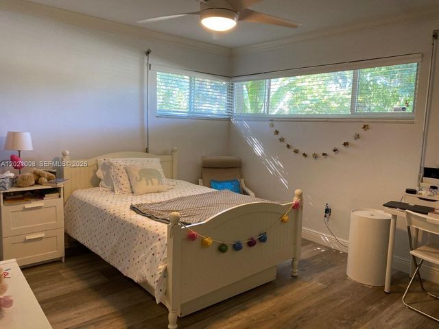 8100 SW 142nd Te, Palmetto Bay, FL 33158