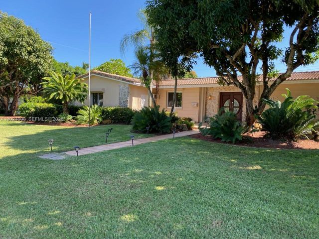8100 SW 142nd Te, Palmetto Bay, FL 33158
