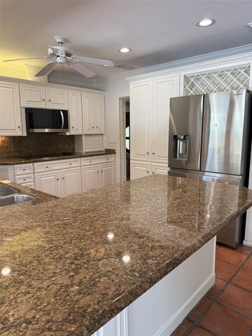 8100 SW 142nd Te, Palmetto Bay, FL 33158