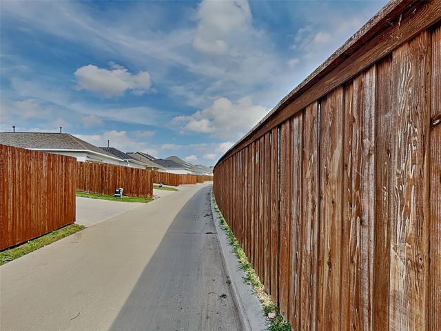6721 Lake Overlook Drive, Fort Worth, TX 76135