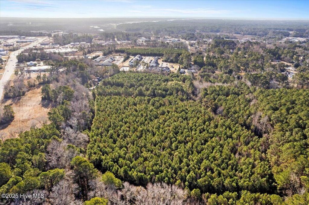 Image 18 of property listing at 4700 Shallotte Avenue, Shallotte, NC 28470