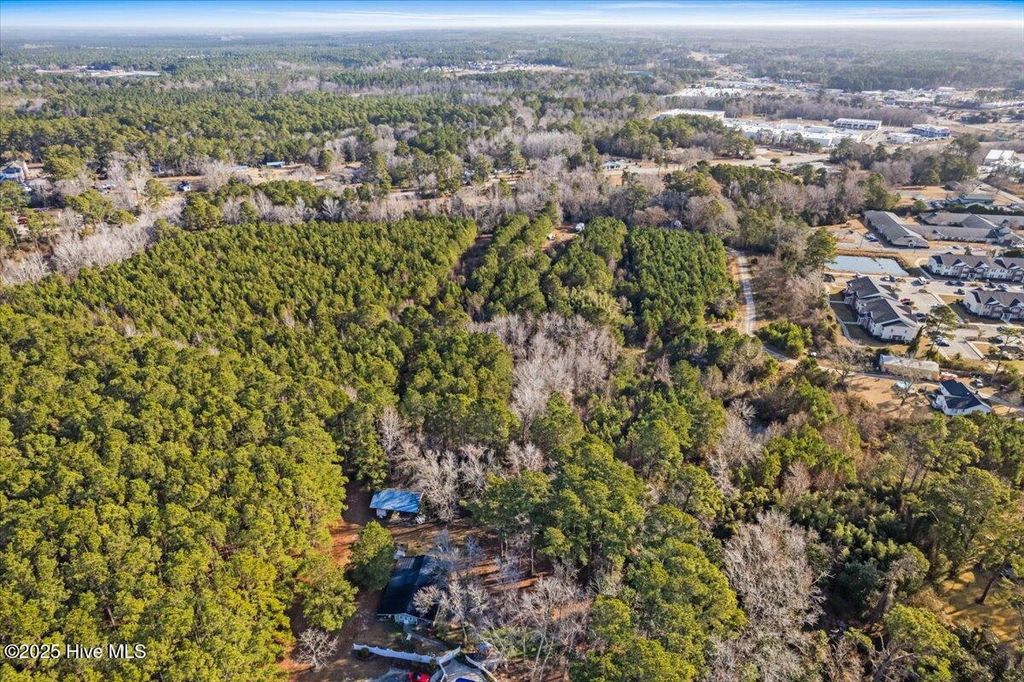 Image 5 of property listing at 4700 Shallotte Avenue, Shallotte, NC 28470