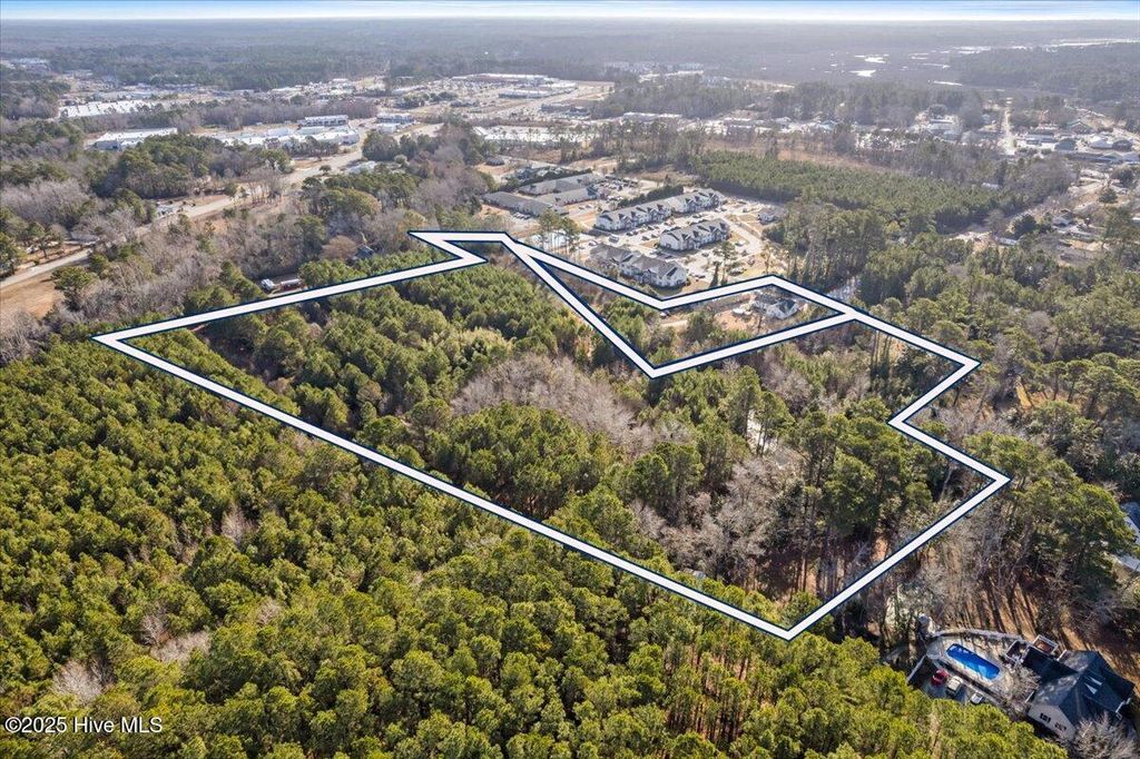 Image 6 of property listing at 4700 Shallotte Avenue, Shallotte, NC 28470