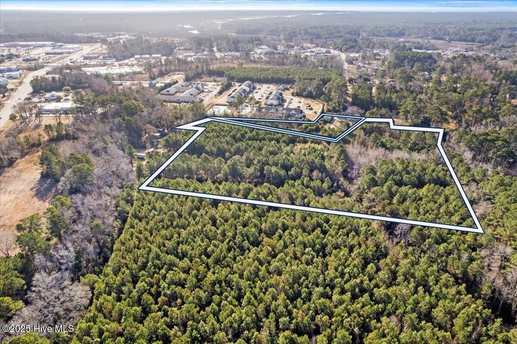 Image 9 of property listing at 4700 Shallotte Avenue, Shallotte, NC 28470