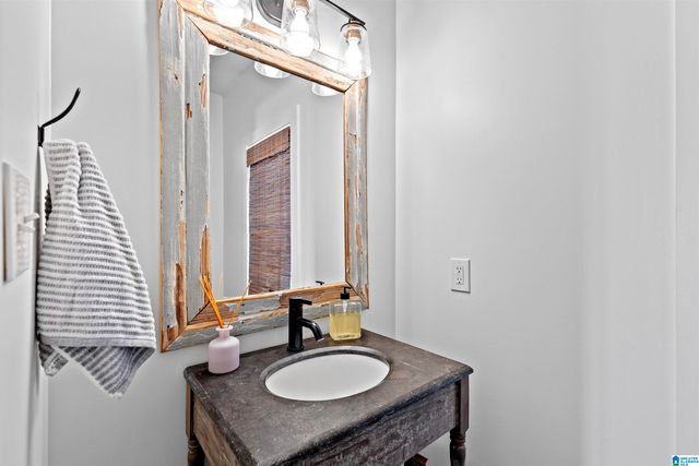 825 COVE ROAD, Sylacauga, AL 35151