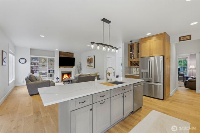 15217 Daffodil Street Ct E, Sumner, WA 98390