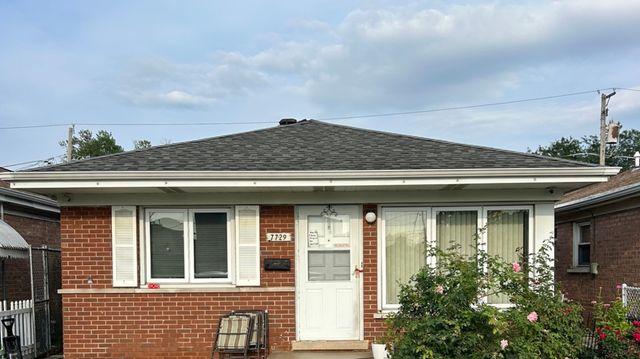7729 Central Avenue, Burbank, IL 60459