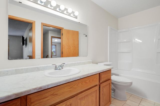 516 Roundhouse Street, Shakopee, MN 55379