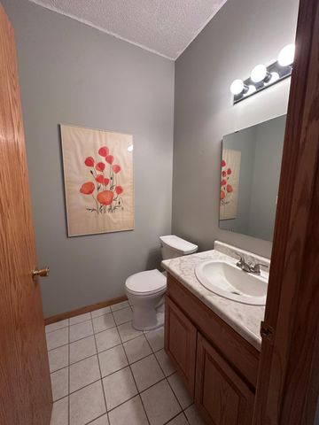 516 Roundhouse Street, Shakopee, MN 55379