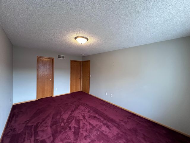 516 Roundhouse Street, Shakopee, MN 55379