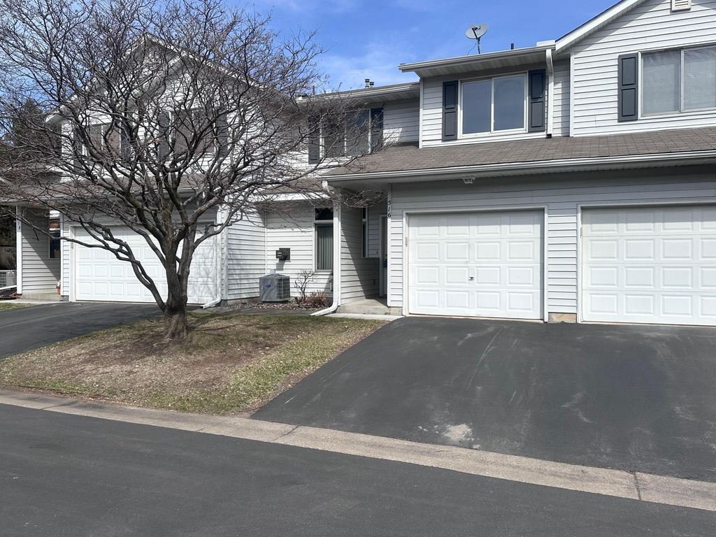 516 Roundhouse Street, Shakopee, MN 55379