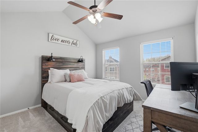 2810 W Auburn Drive, Fayetteville, AR 72704