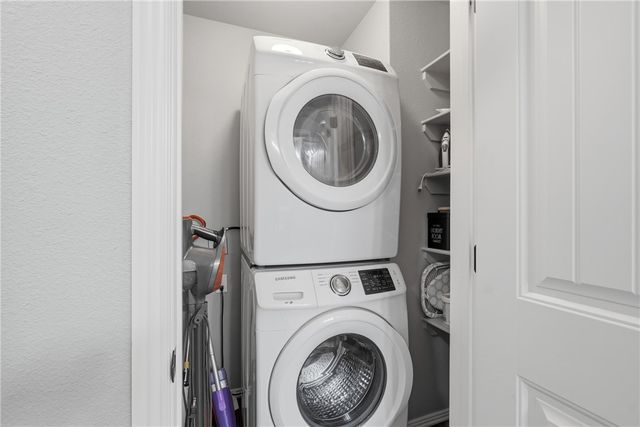 2810 W Auburn Drive, Fayetteville, AR 72704