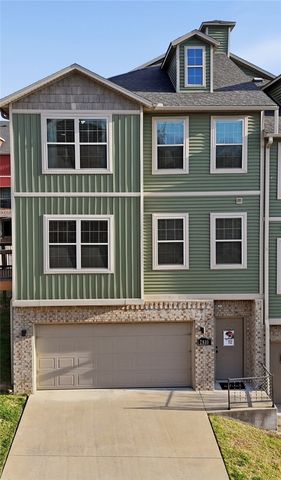 2810 W Auburn Drive, Fayetteville, AR 72704