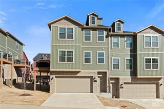 2810 W Auburn Drive, Fayetteville, AR 72704