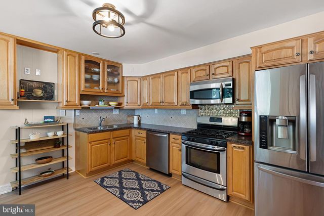 1302 BARKSDALE RD, Newark, DE 19711