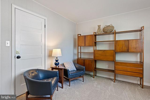 1302 BARKSDALE RD, Newark, DE 19711