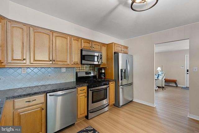 1302 BARKSDALE RD, Newark, DE 19711
