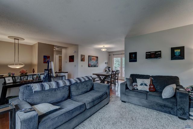 14741 E VALLEY VIEW DR, Piedmont, SD 57769