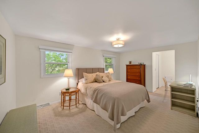 9490 N Waverly DRIVE, Bayside, WI 53217