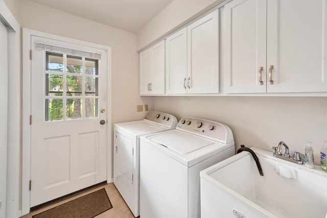 9490 N Waverly DRIVE, Bayside, WI 53217