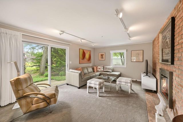 9490 N Waverly DRIVE, Bayside, WI 53217