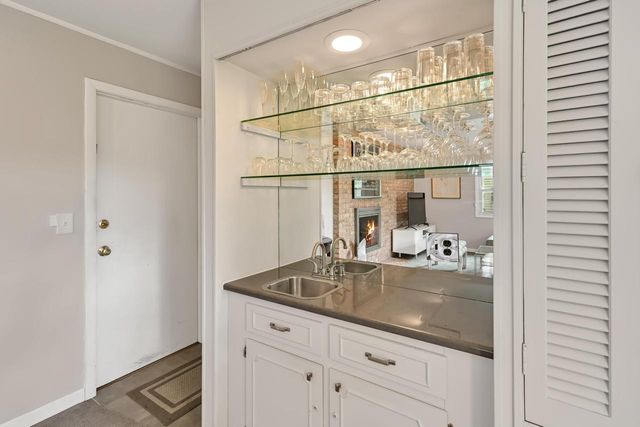 9490 N Waverly DRIVE, Bayside, WI 53217