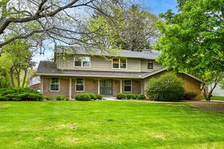9490 N Waverly DRIVE, Bayside, WI 53217