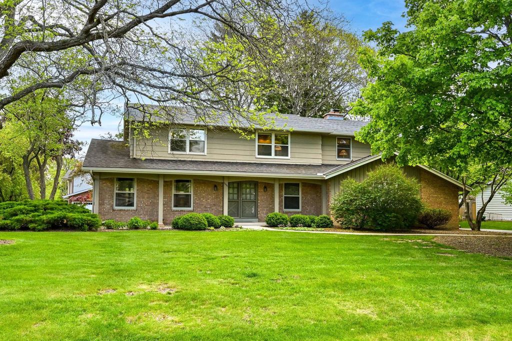 9490 N Waverly DRIVE, Bayside, WI 53217