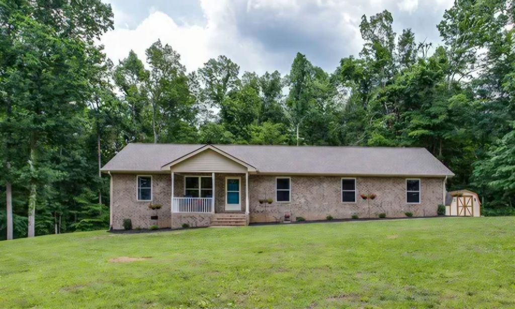 351 Rippy Ridge Rd, Normandy, TN 37360