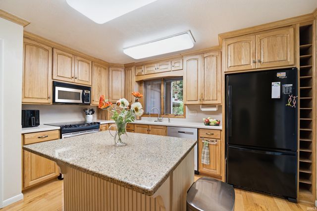 3913 Somerset Place, West Lafayette, IN 47906