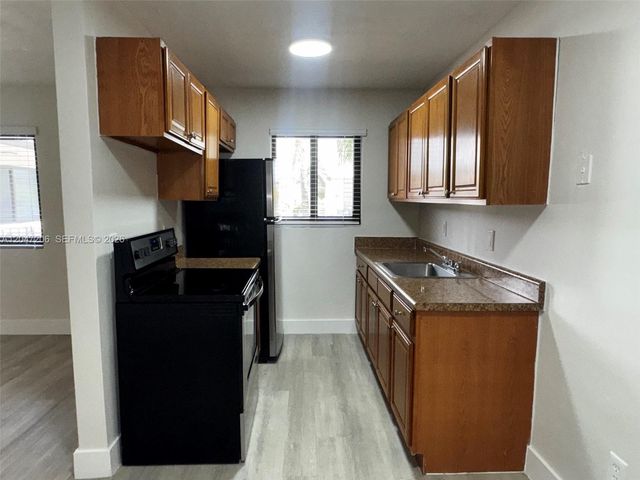 1330 W 29th Street 34, Hialeah, FL 33012