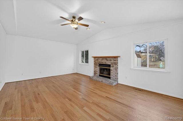 8895 Knolson Avenue, Livonia, MI 48150