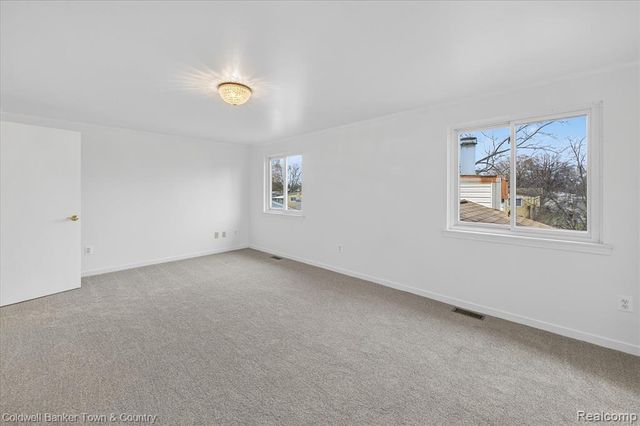 8895 Knolson Avenue, Livonia, MI 48150