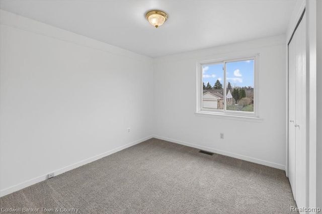 8895 Knolson Avenue, Livonia, MI 48150