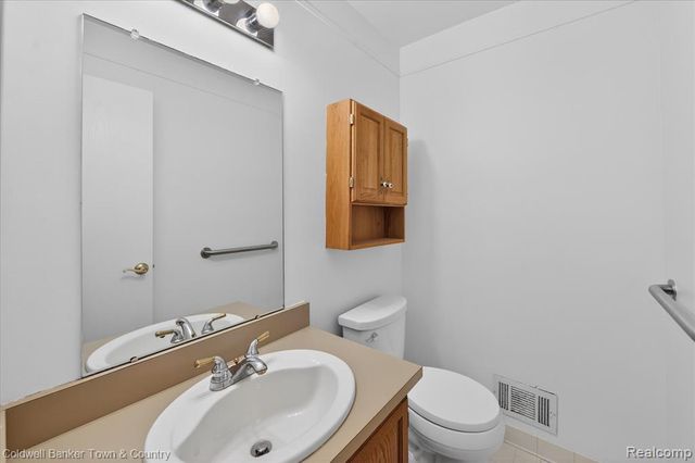 8895 Knolson Avenue, Livonia, MI 48150