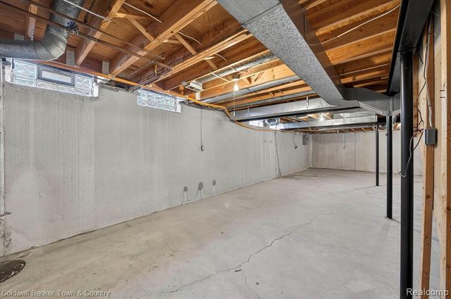 8895 Knolson Avenue, Livonia, MI 48150