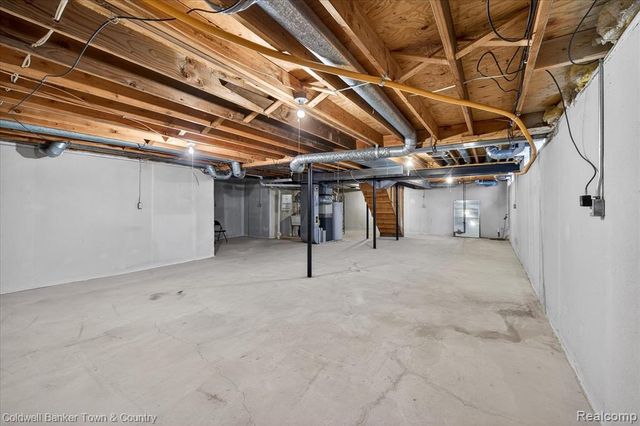 8895 Knolson Avenue, Livonia, MI 48150