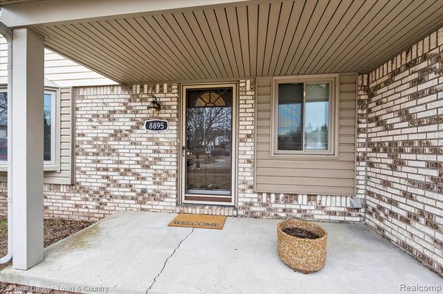 8895 Knolson Avenue, Livonia, MI 48150