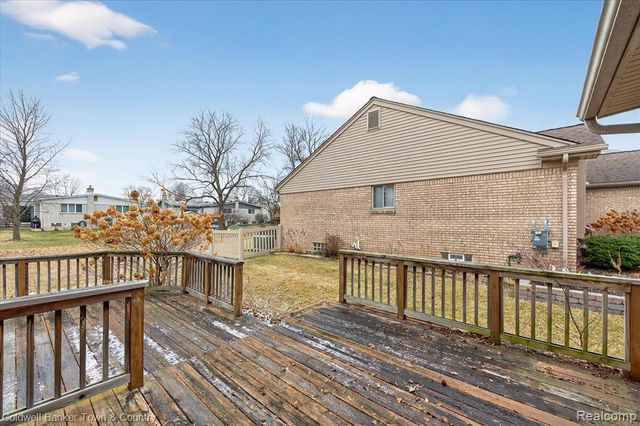 8895 Knolson Avenue, Livonia, MI 48150