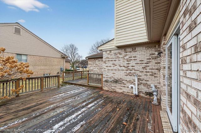 8895 Knolson Avenue, Livonia, MI 48150